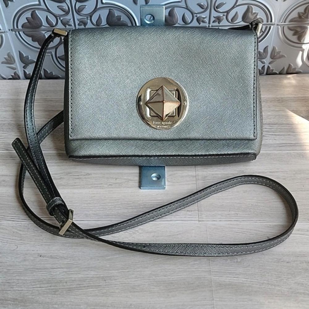 Kate Spade NewYork Metallic Silver Saffiano Newberry Lane Leather Crossbody